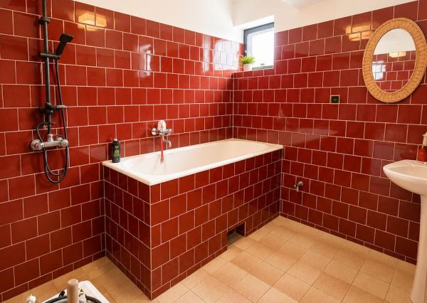 NA PREDAJ 5-izbový viacpodlažný rodinný dom v meste Nesvady