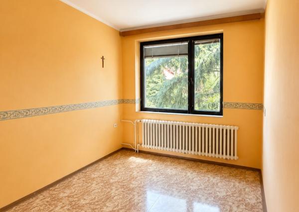 NA PREDAJ 5-izbový viacpodlažný rodinný dom v meste Nesvady