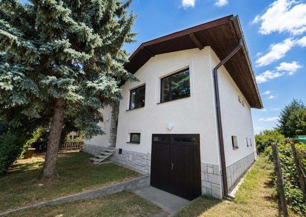 NA PREDAJ 5-izbový viacpodlažný rodinný dom v meste Nesvady