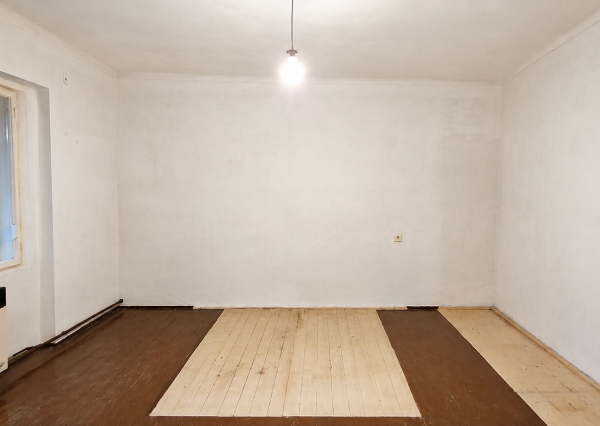NA PREDAJ 3-izbový rodinný dom v centre mesta Nesvady
