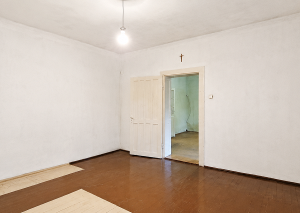 NA PREDAJ 3-izbový rodinný dom v centre mesta Nesvady