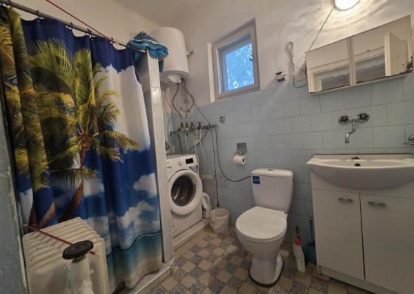 Ponúkame na predaj rodinný dom v tichej ulici v Kolárove