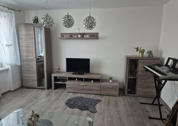 Ponúkame na predaj 3‑izbový tehlový byt na Sústružníckej ulici v Komárne