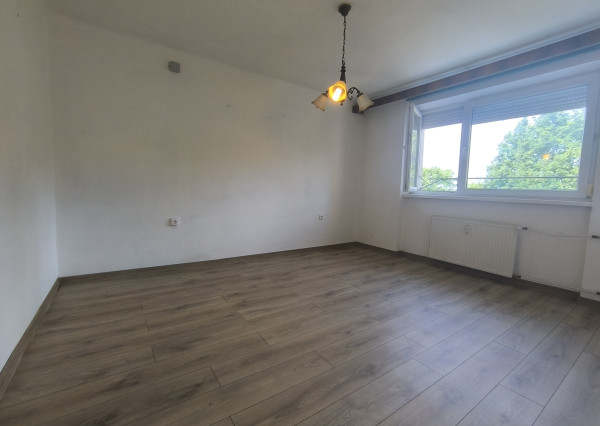 Heaven Reality ponúka na predaj príjemný 2‑izbový byt na Budovateľskej ulici v Komárne.
