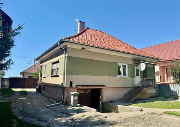 Tichá lokalita, príroda, dobrá dostupnosť do mesta