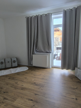Predaj – kompletne zrekonštruovaný 4‑izbový rodinný dom v Nesvadoch - fotografia 8