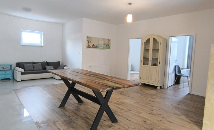 Predaj – kompletne zrekonštruovaný 4‑izbový rodinný dom v Nesvadoch - fotografia 9