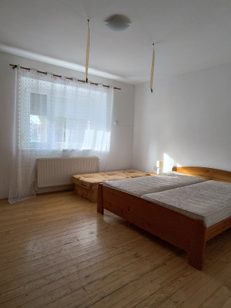 Predaj – kompletne zrekonštruovaný 4‑izbový rodinný dom v Nesvadoch - fotografia 17