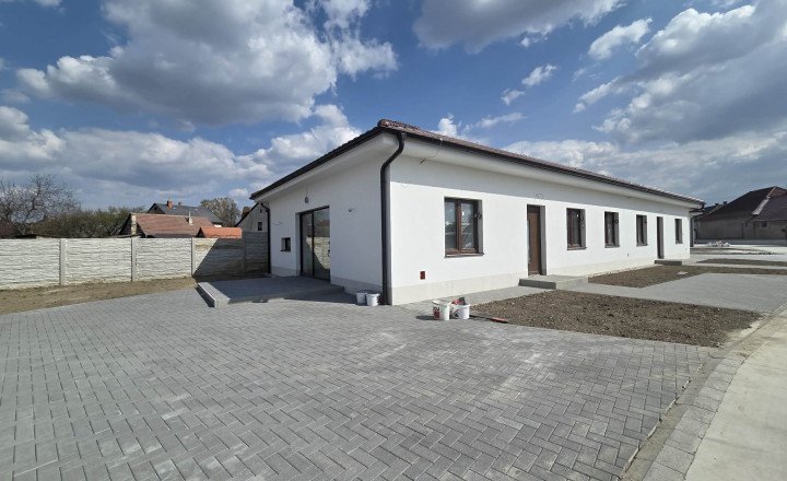 Ponúkame na predaj 3 izb.rod.dom  vo Vlčanoch - fotografia 9