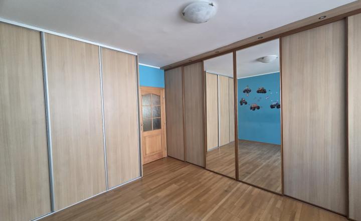 Ponúkame priestranný 3-izbový byt s balkónom v Kolárove - fotografia 9