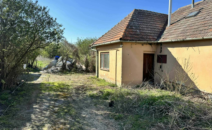 Na predaj pozemok vo Vrbovej nad Váhom - fotografia 2