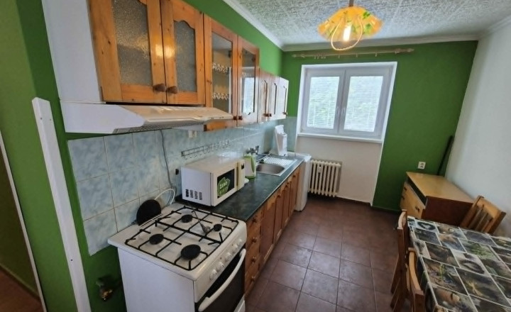ZNÍŽENÁ CENA Na predaj 2‑izbový, čiastočne zrekonštruovaný byt v Komárne ul. Zváračská - fotografia 3