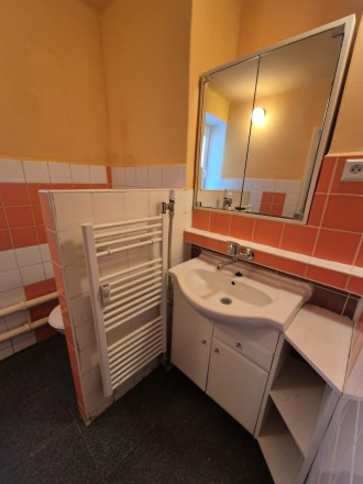 ZNÍŽENÁ CENA Na predaj 2‑izbový, čiastočne zrekonštruovaný byt v Komárne ul. Zváračská - fotografia 9