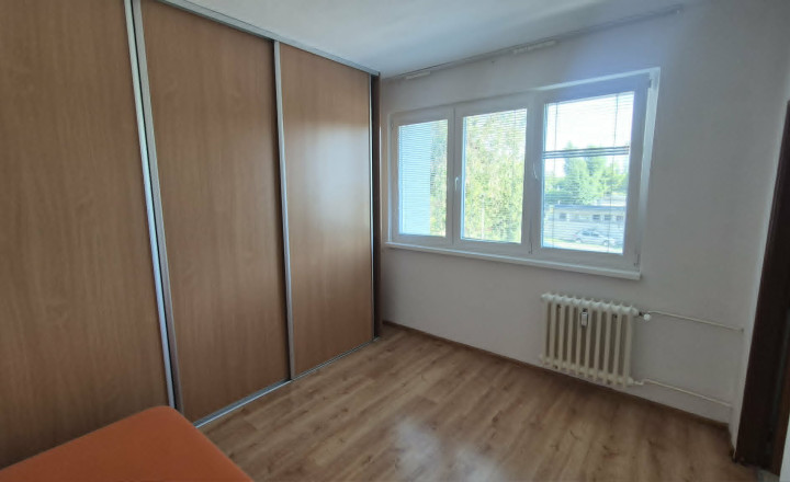 Ponúkam na predaj alebo prenájom 1‑izbový, kompletne zrekonštruovaný a zariadený byt v Komárne - fotografia 5