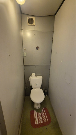 Ponúkam na predaj 1‑izbový byt s loggiou v pôvodnom stave na ulici Generála Klapku v Komárne - fotografia 8