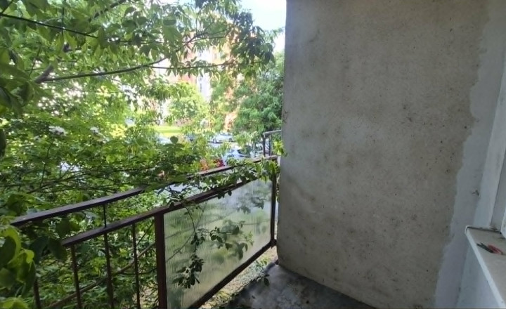 Ponúkam na predaj 1‑izbový byt s loggiou v pôvodnom stave na ulici Generála Klapku v Komárne - fotografia 10
