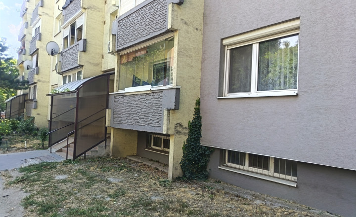 Slnečný štvorizbový byt na Gazdovskej v Komárne - fotografia 7