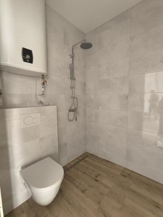 Na predaj moderný 3‑izbový radový dom s vlastným dvorom – novostavba „na kľúč“ - fotografia 8