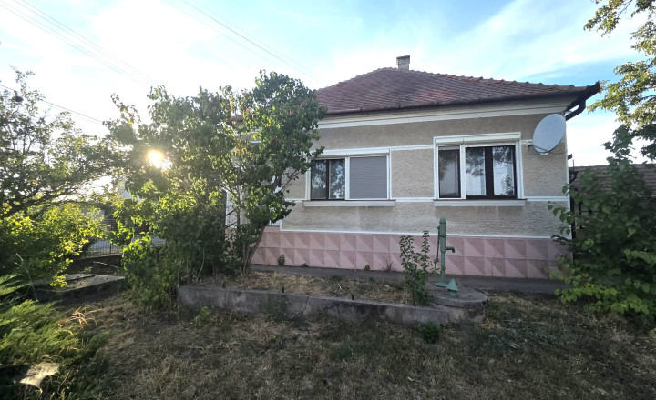 Ponúkame na predaj dom v Bátorových Kosihách - fotografia 9