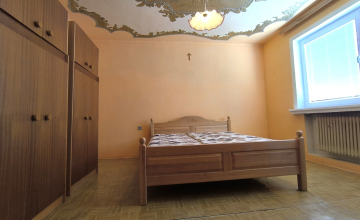 Na predaj priestranný rodinný dom + veľký pozemok! - fotografia 6