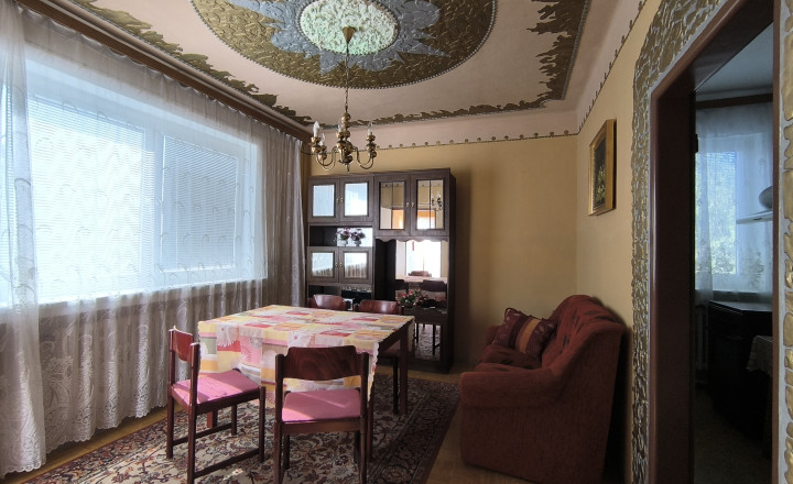 Na predaj priestranný rodinný dom + veľký pozemok! - fotografia 4