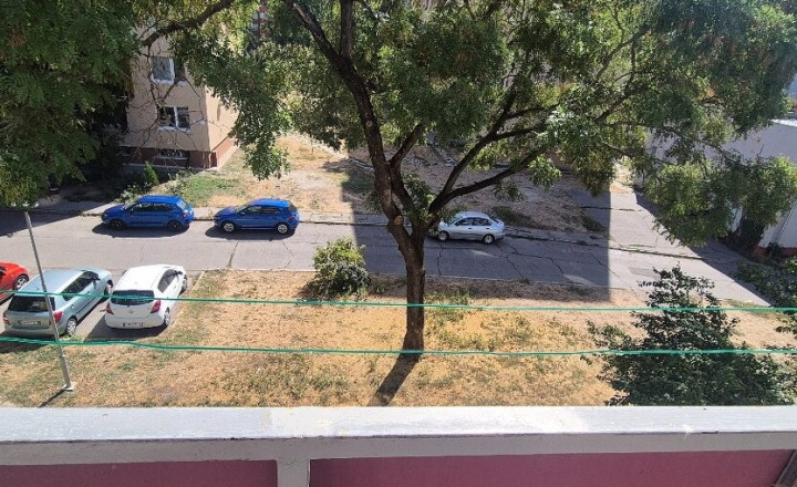 Na predaj priestranný 2‑izbový byt na Meštianskej ulici v Komárne - fotografia 4