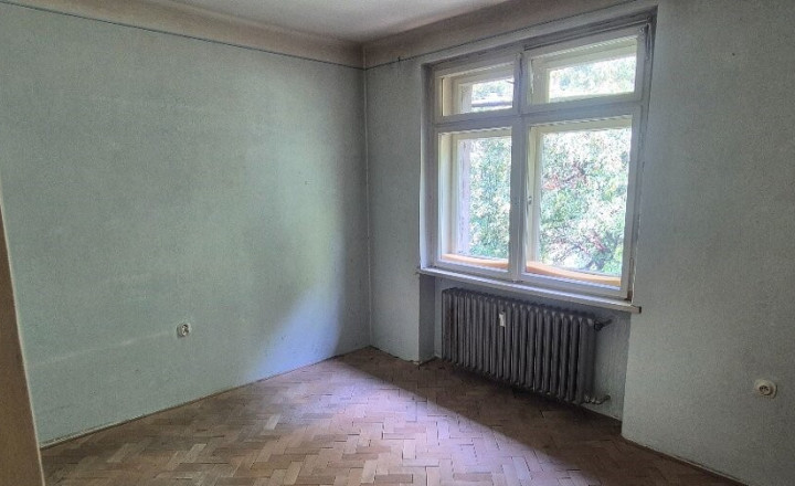 Na predaj 3‑izbový byt na Alžbetinom ostrove v pôvodnom stave - fotografia 1