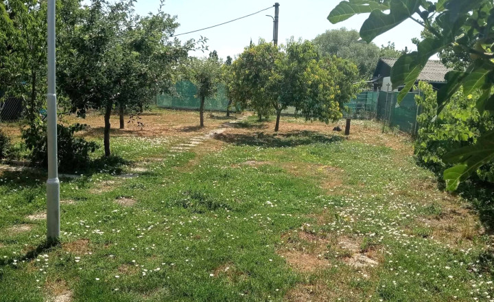 NA PREDAJ 3,5-ÁROVÝ POZEMOK V KOMÁRNE – TEHEĽŇA (NOVOZÁMOCKÁ CESTA)! - fotografia 3