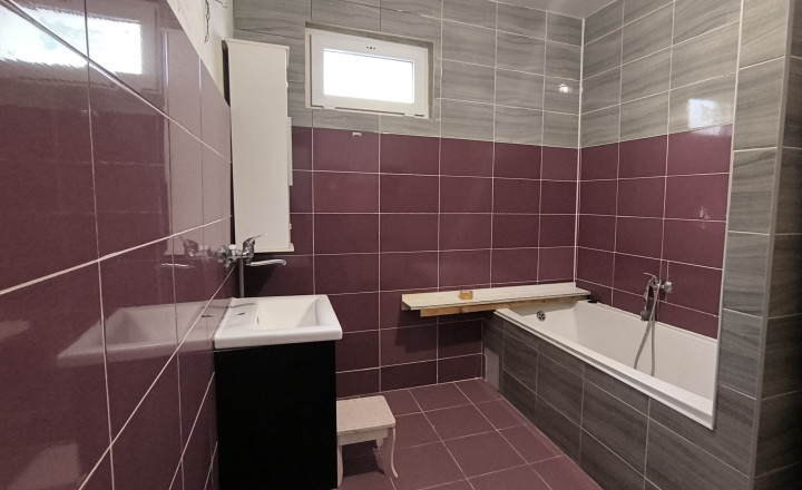 Ponúkame na predaj rodinný dom s možnosťou splátkového predaja v obci Hul! - fotografia 17