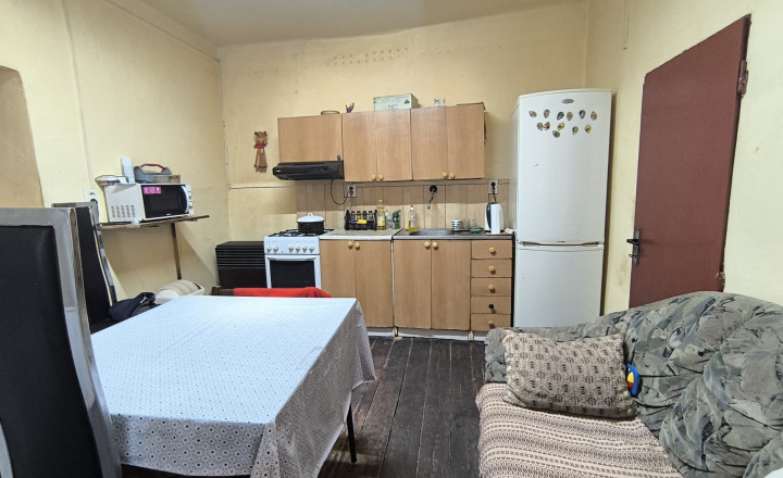 NA PREDAJ STARŠÍ 3-IZBOVÝ RODINNÝ DOM S VEĽKOU ZÁHRADOU – GBELCE - fotografia 9