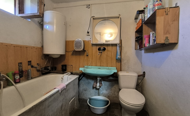 NA PREDAJ STARŠÍ 3-IZBOVÝ RODINNÝ DOM S VEĽKOU ZÁHRADOU – GBELCE - fotografia 10