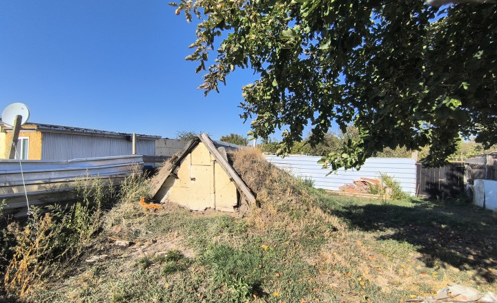 NA PREDAJ STARŠÍ 3-IZBOVÝ RODINNÝ DOM S VEĽKOU ZÁHRADOU – GBELCE - fotografia 14