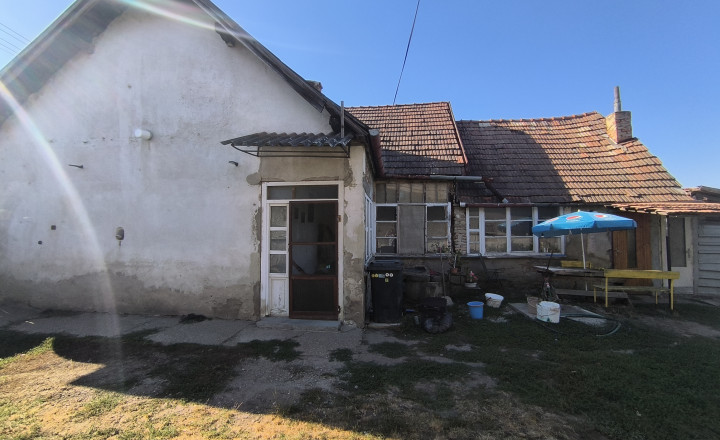 NA PREDAJ STARŠÍ 3-IZBOVÝ RODINNÝ DOM S VEĽKOU ZÁHRADOU – GBELCE - fotografia 17