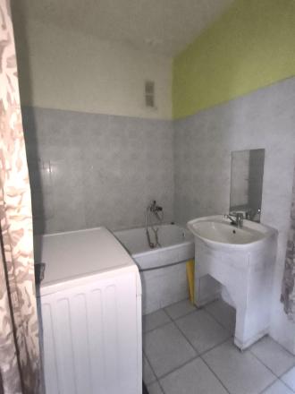 🏡 VEĽKÝ 3-IZBOVÝ BYT NA NÁBREŽNEJ ULICI V NOVÝCH ZÁMKOCH - fotografia 10