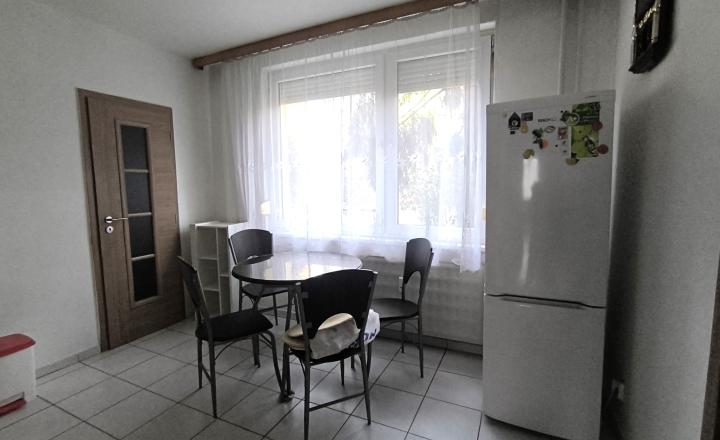 🏡 VEĽKÝ 3-IZBOVÝ BYT NA NÁBREŽNEJ ULICI V NOVÝCH ZÁMKOCH - fotografia 2