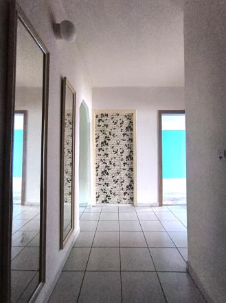 🏡 VEĽKÝ 3-IZBOVÝ BYT NA NÁBREŽNEJ ULICI V NOVÝCH ZÁMKOCH - fotografia 14