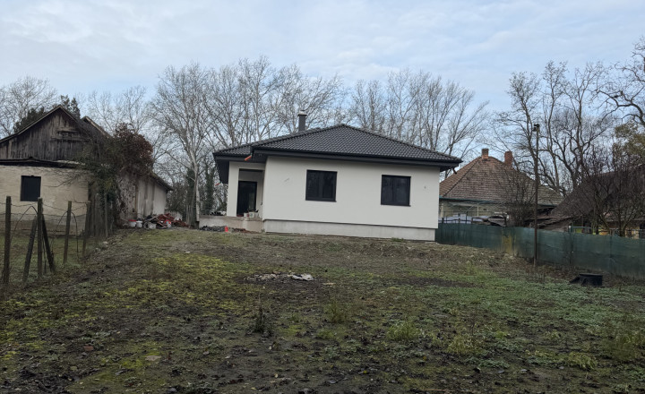 Ponúkame predaj: 4‑izbový rodinný dom – Bodza, okres Komárno. - fotografia 3