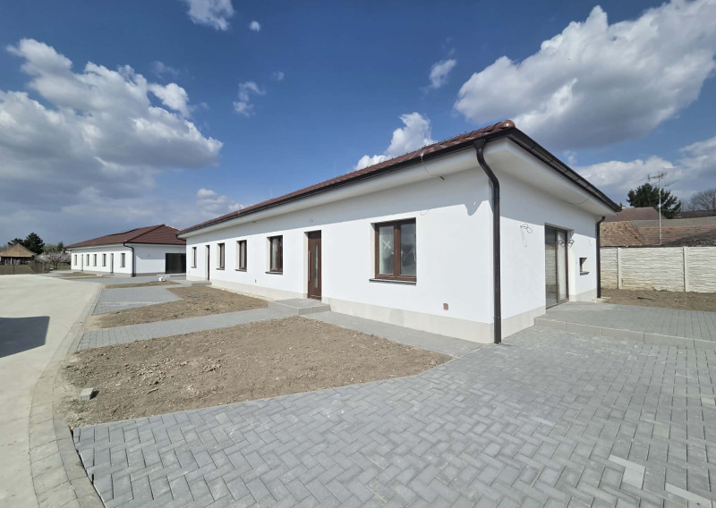 Ponúkame na predaj 3 izb.rod.dom  vo Vlčanoch